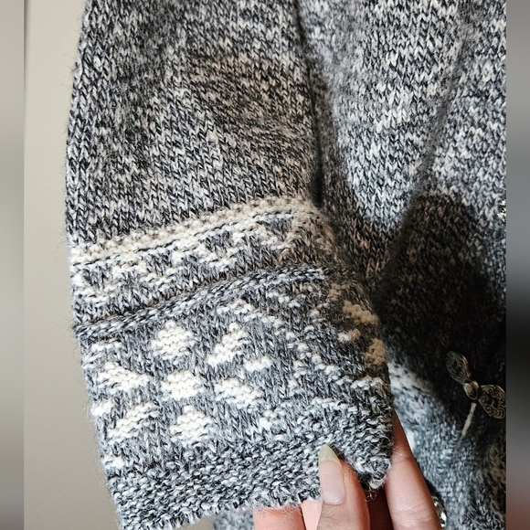 Vintage Sweater Cardigan Gorgeous Wool Blend Unique knit ornate buttonVTG Canada - Picture 6 of 10